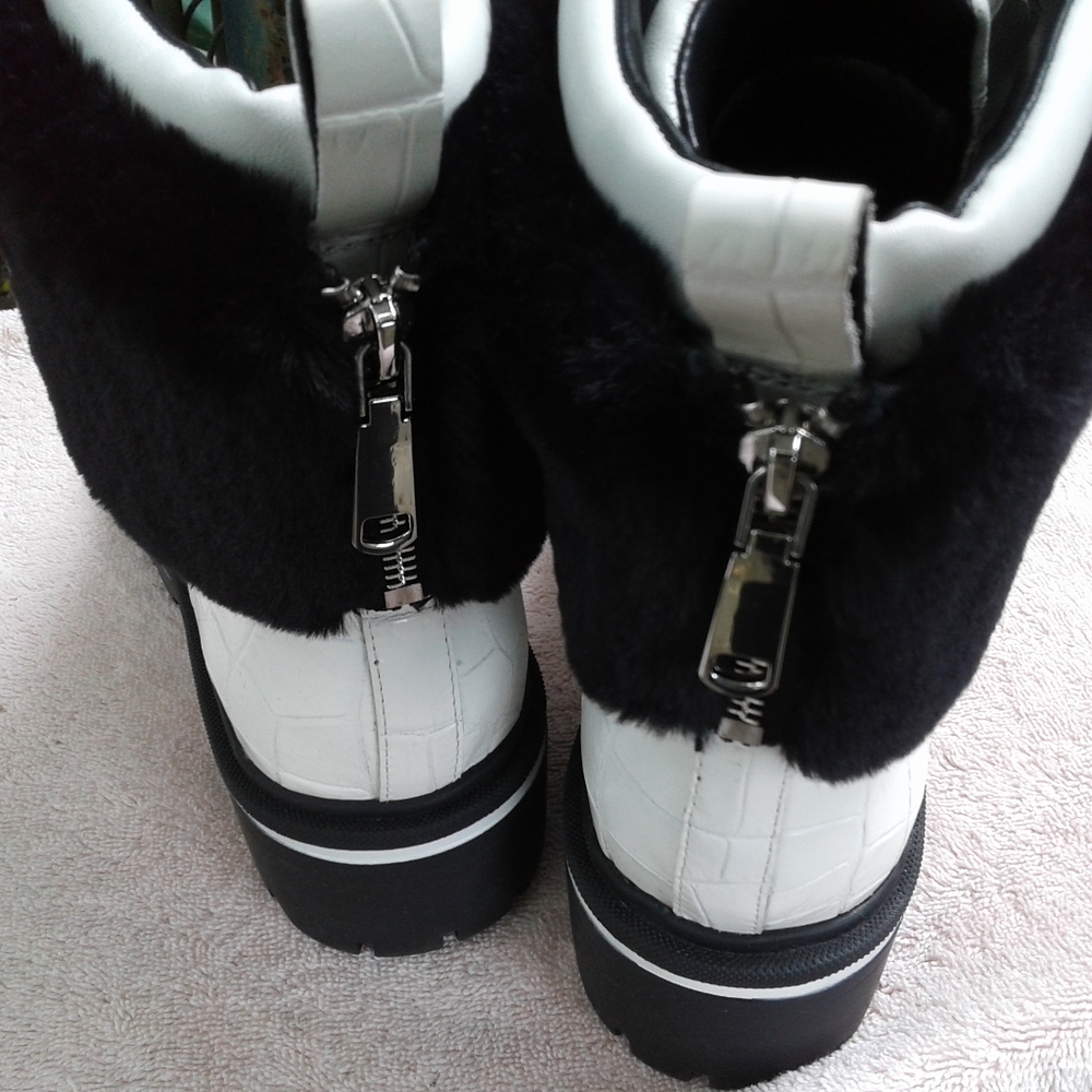 Nice Pair Of Sigerson Morrison White Macre Boots - image 2